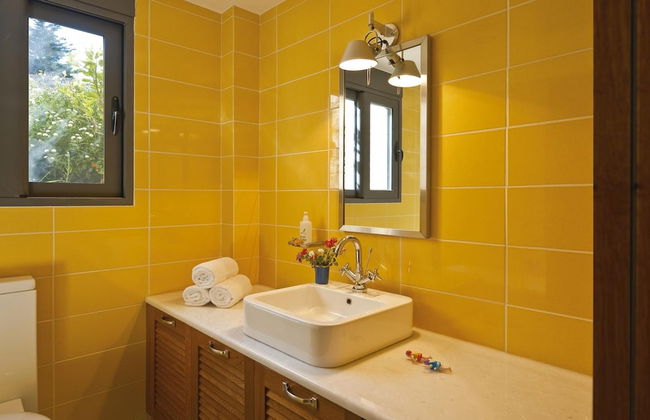 Chloe Seafront Villa - Photo 24