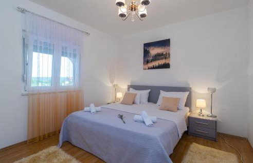 Amazing Apartment In Obrovac Sinjski - Foto 6