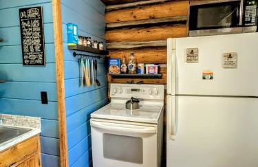 Charming Log Cabin in Tall Pines w Large Deck - Foto 15