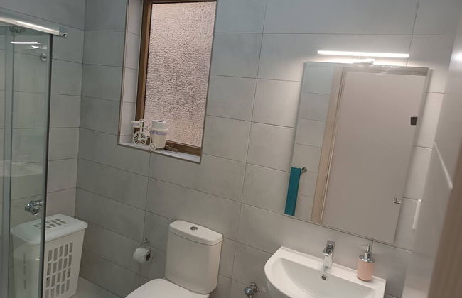 Seaside Stylish and Spacious 2-bedroom Apartment - Foto 13