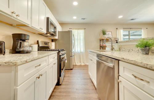 9 Mi to Downtown Home with Deck in San Antonio - Foto 9