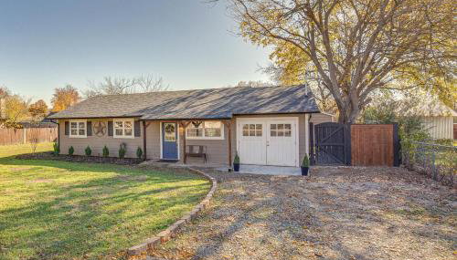 Game Room and Fire Pit Family-Friendly Aubrey Home - Foto 3