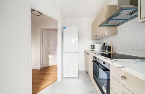 2 Bed Luxury Parking and Garden - Close to Heathrow - Foto 3