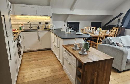 2 Bedroom City Centre Penthouse Loft Apartment - Foto 8