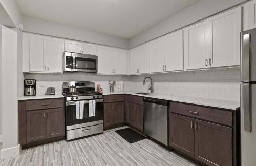 The Ultimate Rochester Getaway Cozy & Inviting - Foto 4