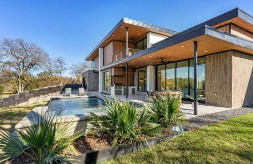 Barton Springs Luxe Heated Pool Spa Sleeps 16 - Photo 20