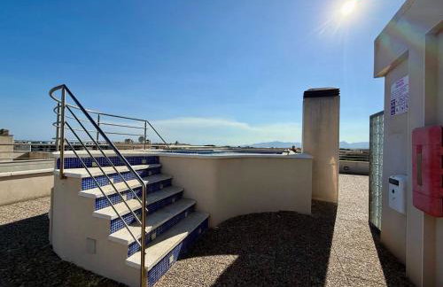 Apt con chill-out, piscina en la azotea a 5 min de la playa y parking privado - Foto 36