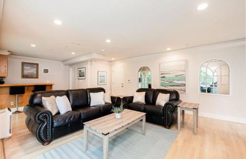 1 block to beach, Private Hot Tub, Fire Pit and BBQ - Foto 12