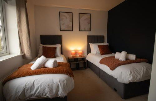 5 Bedroom House - Sleeps 10 - Parking - Trowbridge - Foto 24