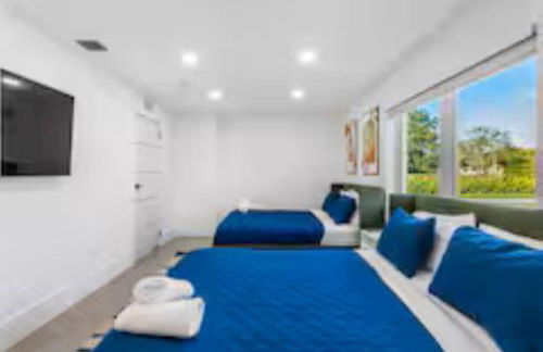 Unique Private Racing Track Villa in Miami Cinema - Foto 23