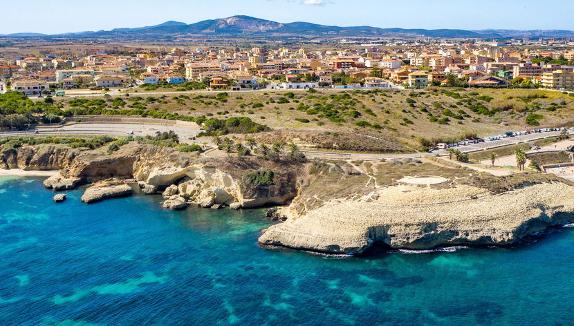 Tour de caiaque pelas cavernas de Porto Torres