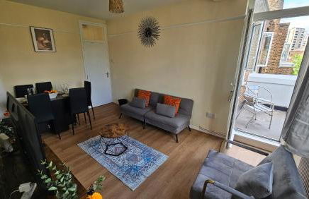 Vauxhall Central - Spacious 3-Bed Serviced Apartment- Balcony-Free Parking - Lift - Sleeps 7 - Foto 13