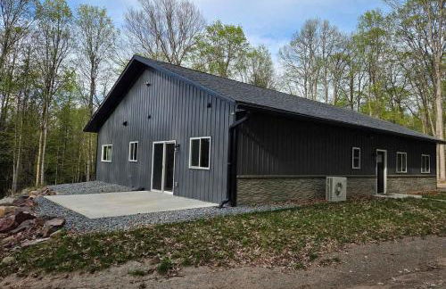 Snowy Paws on Lac Vieux Desert - Photo 20