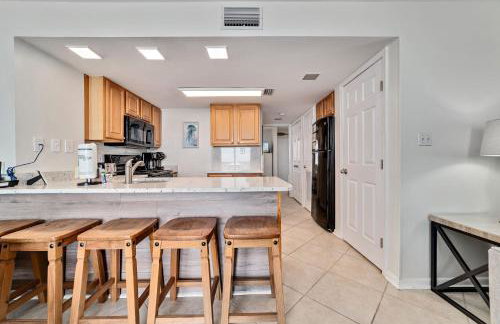 1br/1ba Sleeps 4 Near Beach w/ Breathtaking Ocean Views - Photo 34