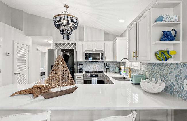 Sunshine House! 3BR 2BA Sleeps 9! Your Perfect Retreat for Comfort and Style - Foto 10