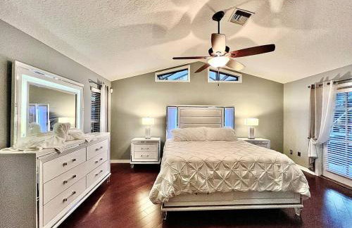 Wellington Pool House With Spa and Putting Green - Foto 16