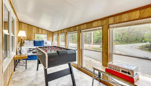 Hike, Fish and Ski Black Bear Cabin in Albany - Foto 3