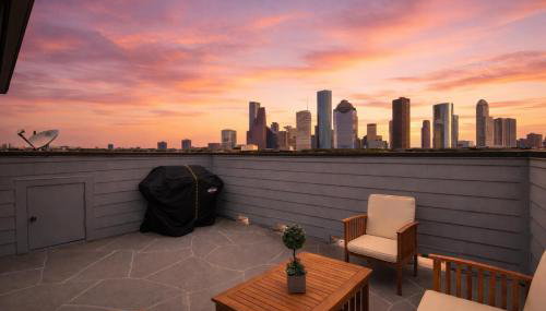 Skyline Views with Garage Parking 10 minutes from Downtown, NRG Stadium and Medical CTR - Foto 2