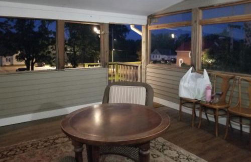 Walk to Nauvoo Temple Remodeled Family Apartment - Foto 26