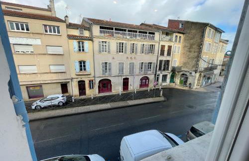 L'Ibéris - Toutes les commodités dans la rue - 1er étage - Photo 9