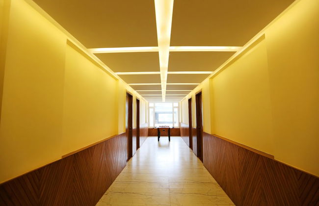 Royal Oakwood Villa by Shiloh Stay - Photo 25