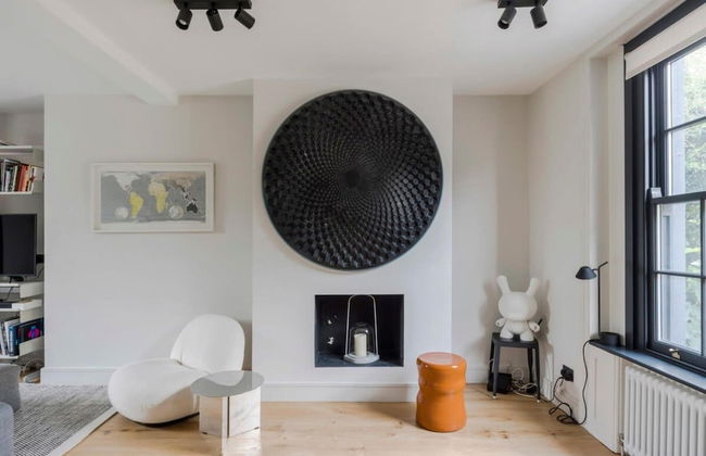 Stylish Georgian Townhouse w Sun Terrace Garden - Photo 1