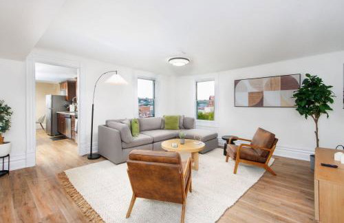 Stunning Apt w Rooftop & Game Room - Sleeps 10 - Foto 1