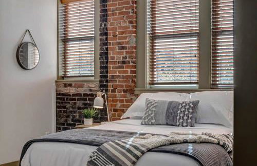 Hidden-Gem 2B Towhhouse in Springfield Close to DT and Stadium! - Photo 17