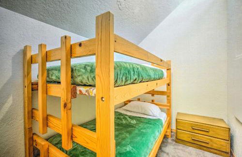 Roomy Angel Fire Home with Hot Tub, Sunroom and Views! - Foto 31