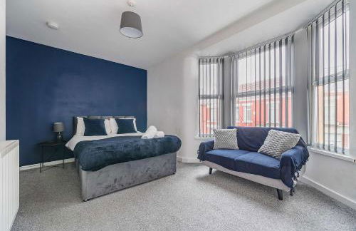 Stylish 3 Bed 3 en-suite home in a popular part of Liverpool - Close by to City Centre - Free Parking - Foto 11