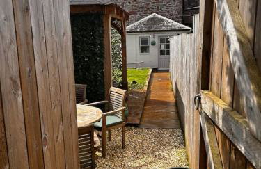 Little Apple Cottage- Free Parking, Hot tub, Fire, Town Centre - Photo 50