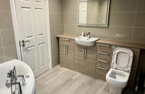 4-Bedroom Cottage in Healing, Grimsby - Foto 7