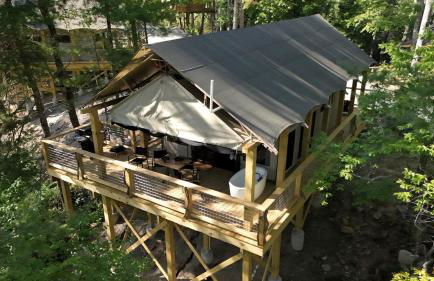Secluded Tree Tent with Outdoor Soaking Tub & Pizza Oven Near Blue Ridge Waterfalls, Zirconia, North Carolina - Foto 28