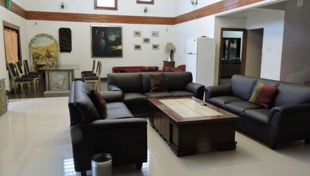 Coin salon dans le hall