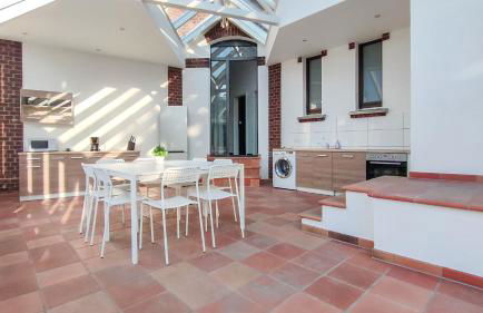 Tolstov Apartments - City Apartments with 2 , 3 and 6 Rooms - 15 Min to Messe DUS and Old Town DUS - Foto 17