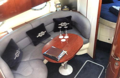 Y-Knot-Two Bedroom Luxury Motor Boat In Lymington - Foto 19