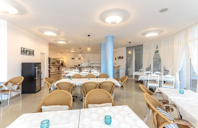 Sea View 1 Bed Apartment With Stunning Ocean Views - Photo 17