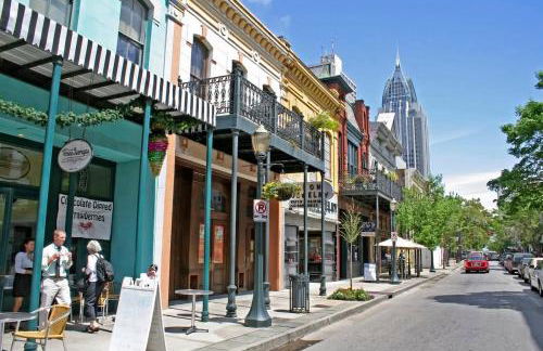 Dauphin District Darling #4 Downtown, Dining - Photo 27