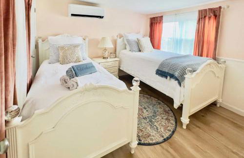 Beautiful Portsmouth Cottage By the Sea with Jacuzzi - Foto 23