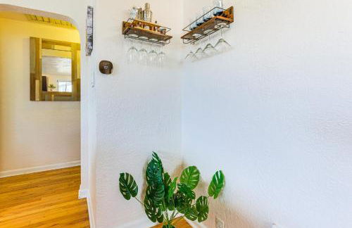 Walk to Old Town Lafayette! Cozy Couples Escape - Photo 8