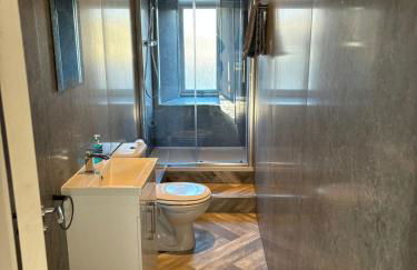 2 bedroom first floor flat- Bonnie Stays - Foto 5