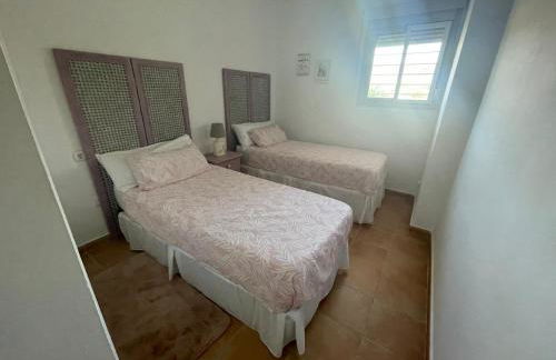 Luminoso y tranquilo apartamento con jardin en campo de Golf Valle del Este - Foto 7