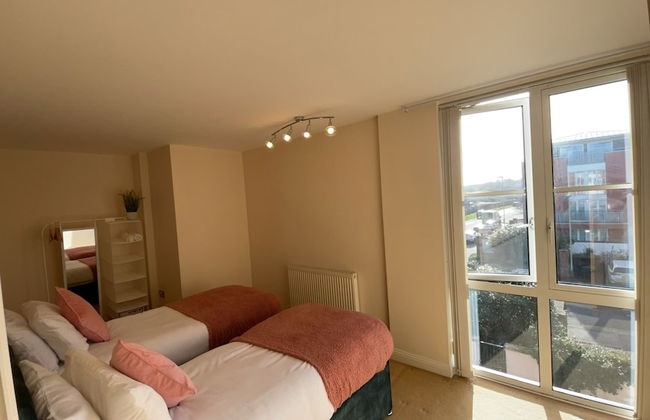 Free Parking Near City Centre & Stadium Sleeps 6-8 - Foto 3