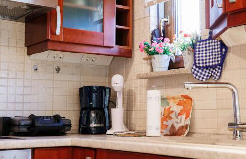 Anastasia's Kastoria Cozy Modern Garden Retreat - Foto 14