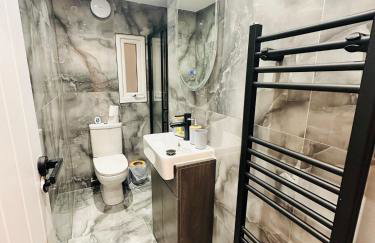 Luxury Private Room with Shared Bathroom and with its own Kitchenette in Halesowen R2 - Foto 4