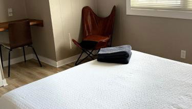 Charming Cottage with Fenced Backyard Pet Friendly - Foto 4