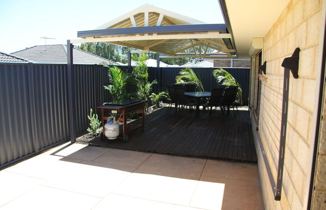 Byford House on the Scarp - Photo 19