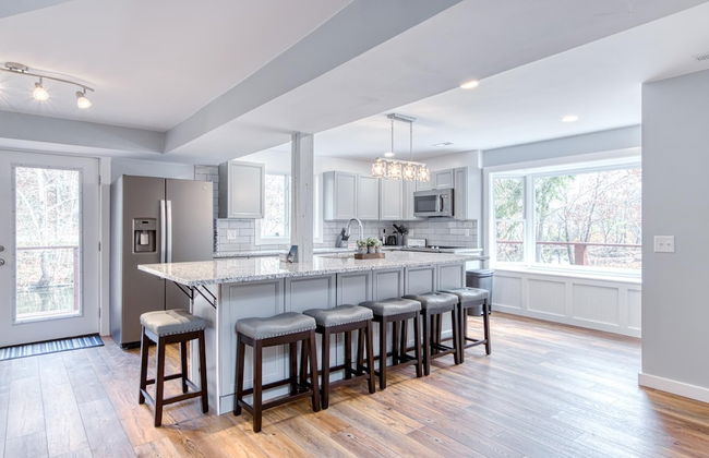 4BR Lodge on Wolf Creek – Fishing, Hiking, New River Fun & Hokie Weekends - Foto 19