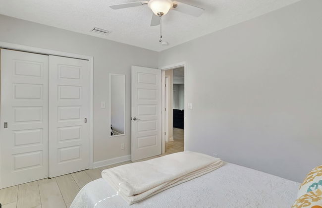 Waterfront Villa Private Pool! - Foto 5