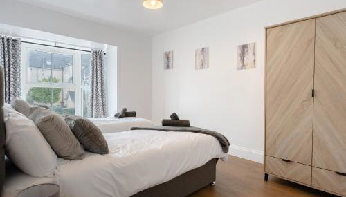 4-Bedroom Coastal Getaway in Pembroke Dock - Foto 2